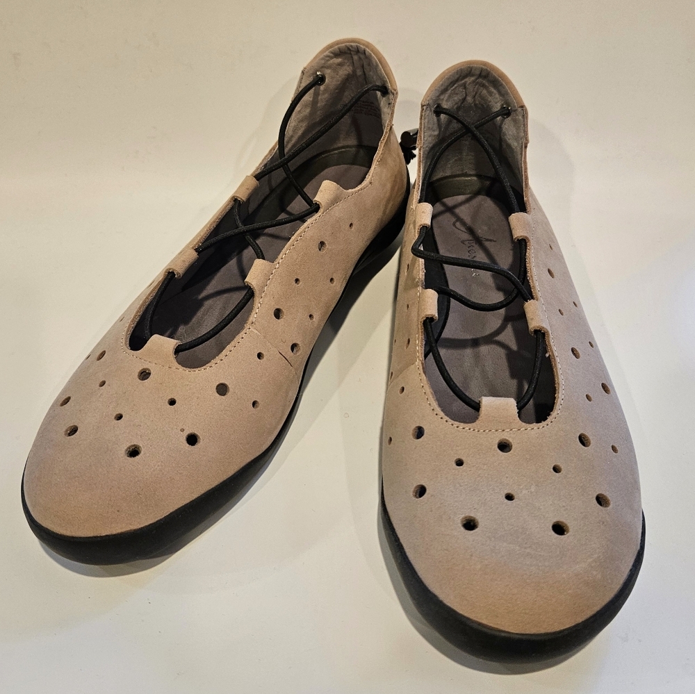Anesha Beige Sueded Womens Flats Size 40 Never Worn
